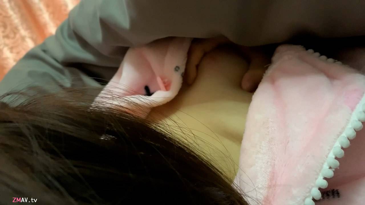 Couple leaked - attractive school babe