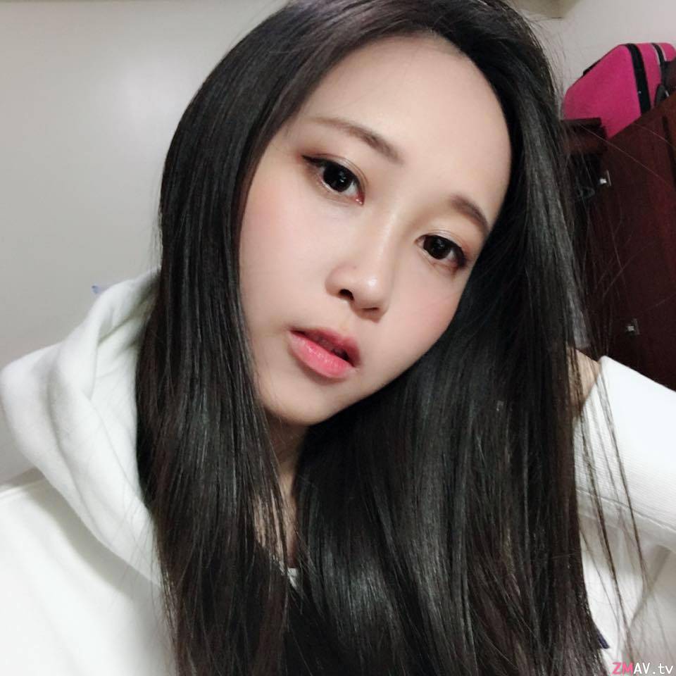 Couple betrayed by scumbag after breaking up with selfies Couple betrayed by scumbag after breaking up with selfies