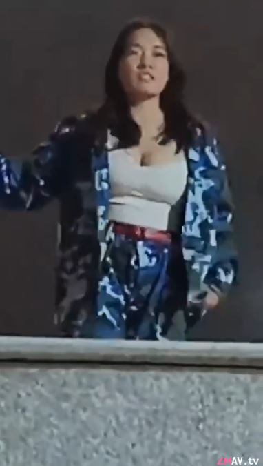 female college student accidentally flashed her boobs during dancing in military training