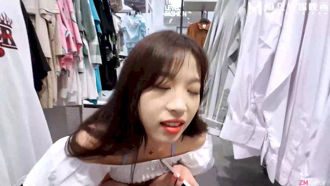 MD-0210-2 Island Lovers (Part 2) Playing with his girlfriend and peeing in shame in the wild MD-0210-2 Island Lovers (Part 2) Playing with his girlfriend and peeing in shame in the wild