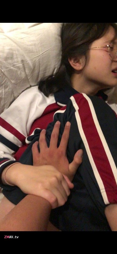 河南实验高中学眼镜学妹萝莉性爱私拍外流