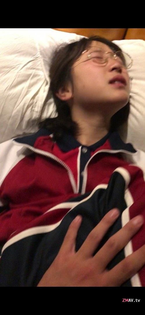 河南实验高中学眼镜学妹萝莉性爱私拍外流