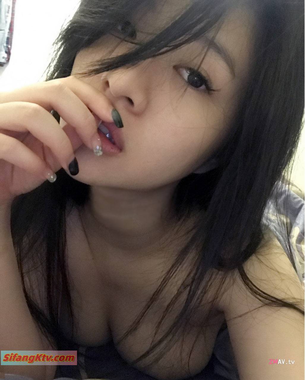 Internet celebrity Ada Lin rubbing her boobs leaked