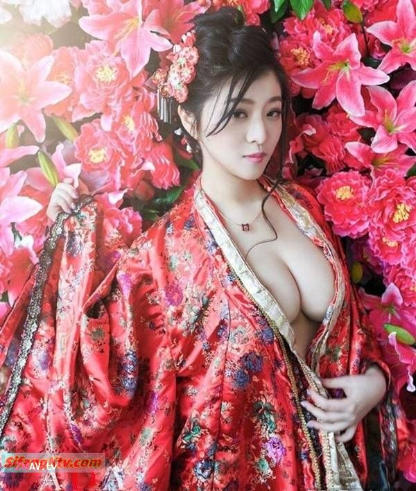 Internet celebrity Ada Lin rubbing her boobs leaked