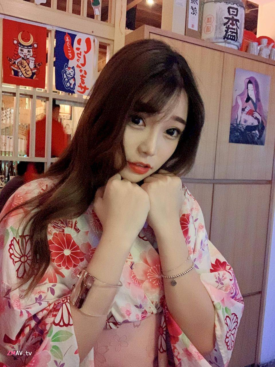 Butt goddess Xu Lizhi-Zhizhi Booty's sexist photo ablum