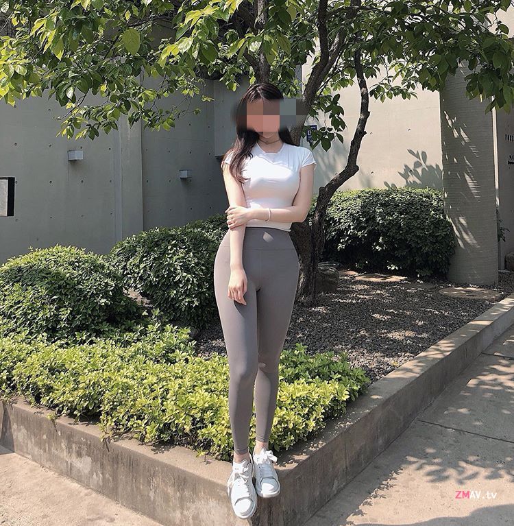 twitter master dating sweattt, watching the football game while fucking