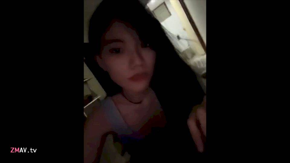 Couple's selfie leaked, girlfriend is good at blowjob