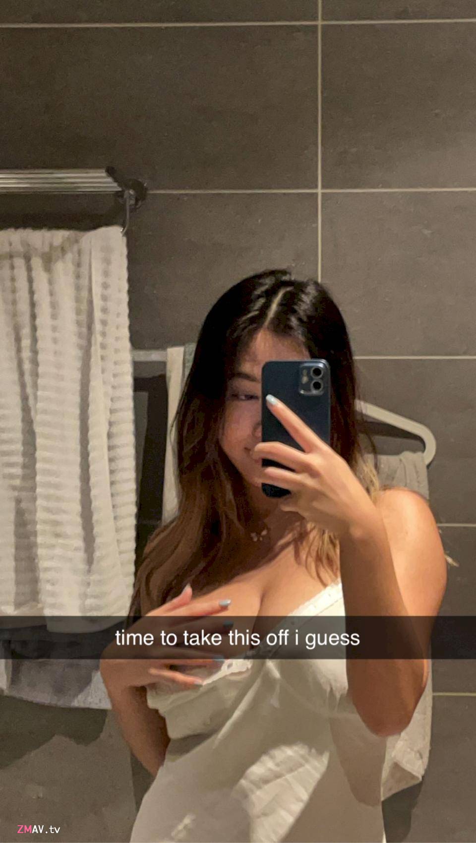 Singapore girl's Snapchat nude photos leaked
