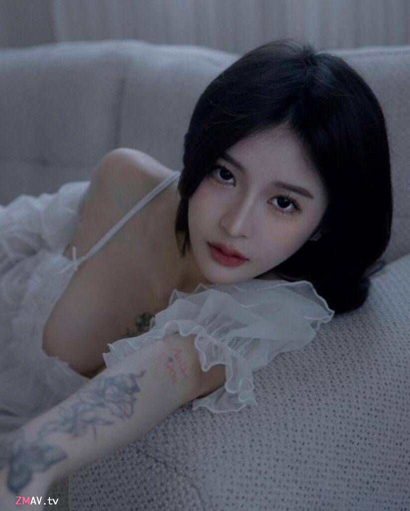 Taiwanese Kol Han Ni’s sex videos leaked, a tattoo on her chest betrays her Taiwanese Kol Han Ni’s sex videos leaked, a tattoo on her chest betrays her