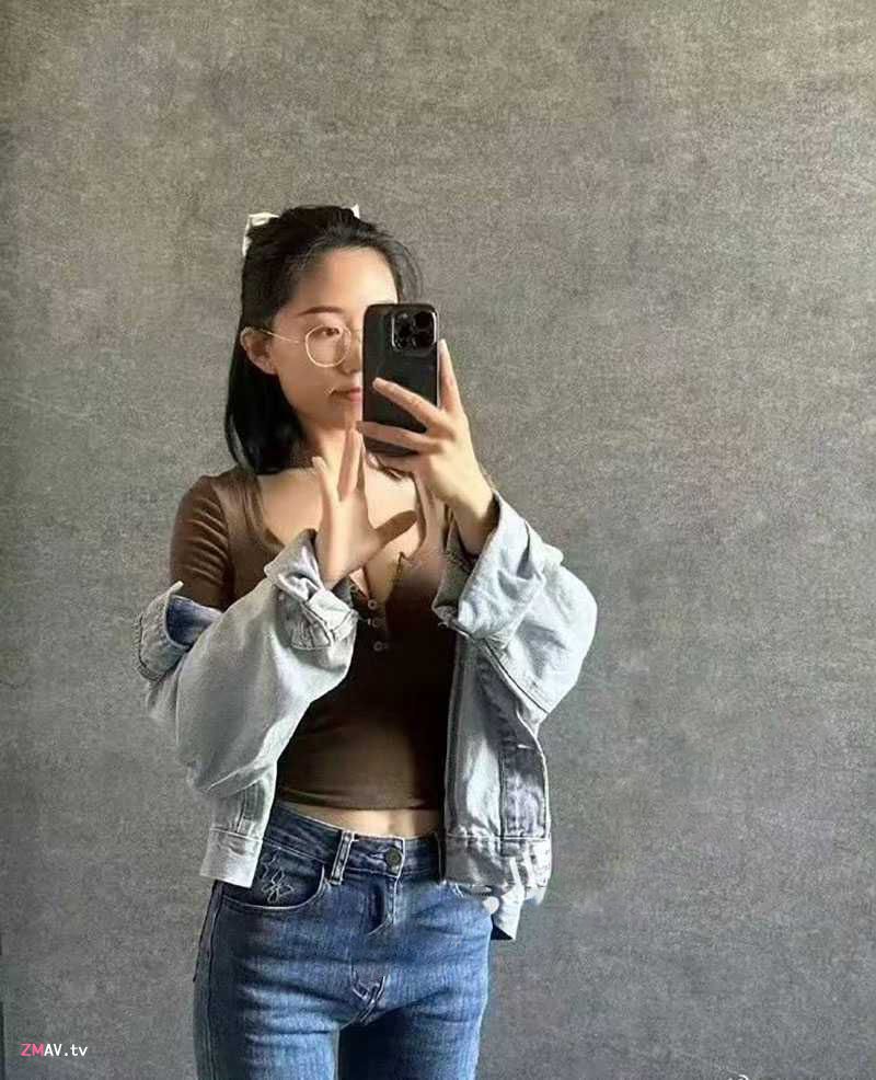 Love affair between married female chemistry teacher and 16-y-o male student. 96 pages of erotic wechat records were exposed. exclusive complete collection Love affair between married female chemistry teacher and 16-y-o male student. 96 pages of erotic wechat records were exposed. exclusive complete collection