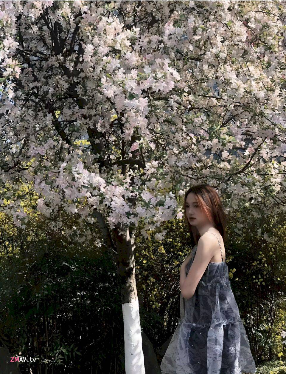 Long-haired girl sex tape leaked, her bf loves to take video of penis going in and out