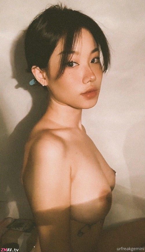 Busty hottie urfreakgemini OF leaked