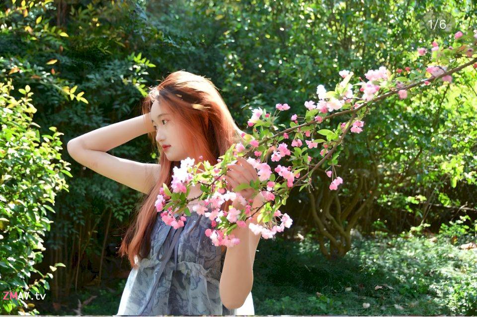 Long-haired girl sex tape leaked, her bf loves to take video of penis going in and out