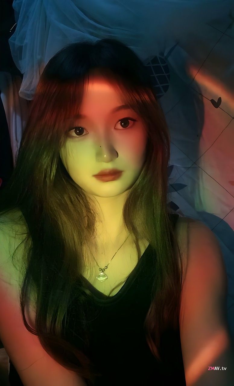 Long-haired girl sex tape leaked, her bf loves to take video of penis going in and out