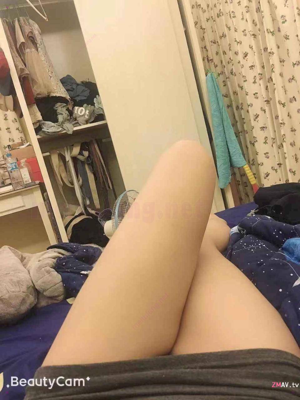 fun-loving nightclub girl fun-loving nightclub girl