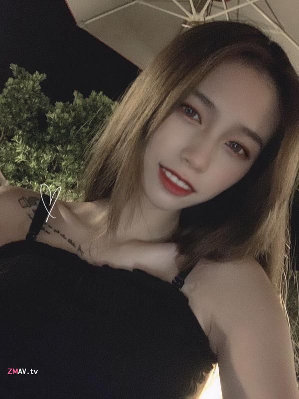 Pretty girl rubs her firm and beautiful boobs Pretty girl rubs her firm and beautiful boobs