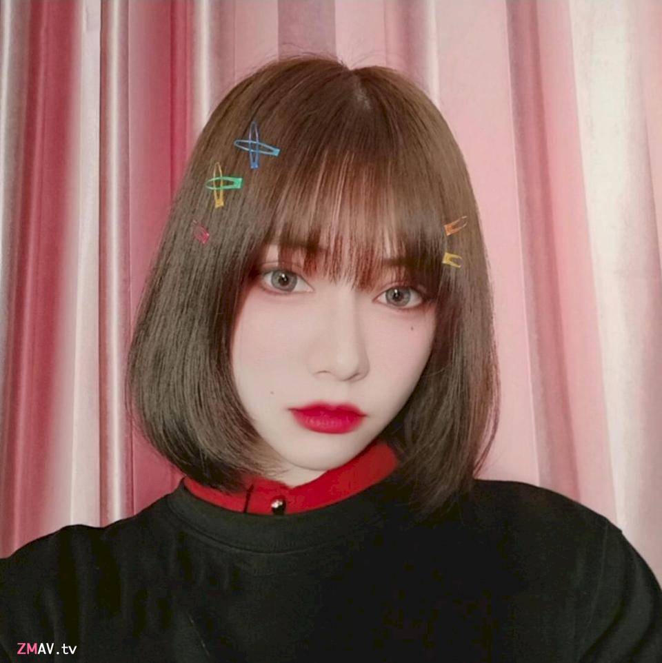 Short-haired girl and fat boyfriend , bf ​​licked his gf and made her crazy [ lower down vol before playing ]