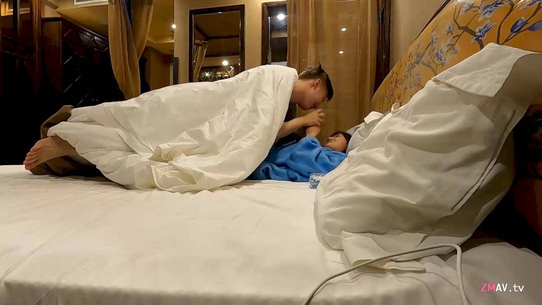 Date with a 178cm fashion model, innocent face, slow to warm up, a little shy