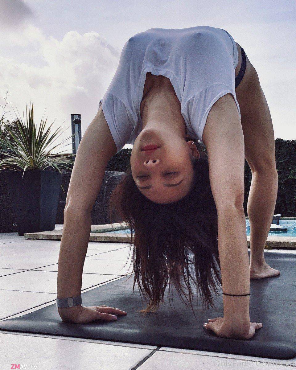 Chinese yoga teacher Iris onlyfans leaked Chinese yoga teacher Iris onlyfans leaked