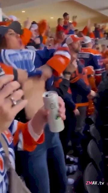 Hockey fan flashed boobs at NHL game went viral, adult site offer 100K deal [ uncensored + better quality + slow motion ]