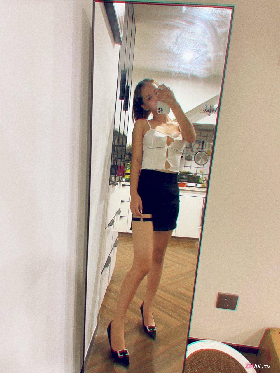 Twitter pretty girl [shuangxi], the male therapist rubbed her beautiful boobs and private parts she couldn't help getting horny