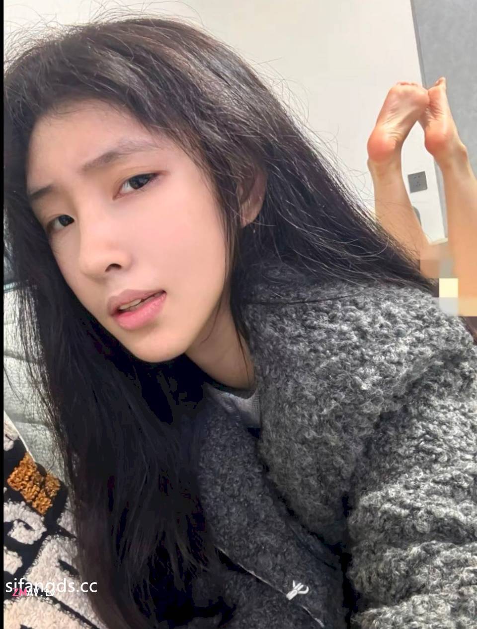 Douyin 120K followers beautiful college student [Zhang Ren] sex tape leaked