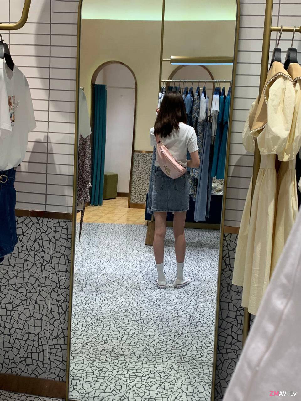 The pretty girl with rich boyfriend's selfie leaked The pretty girl with rich boyfriend's selfie leaked