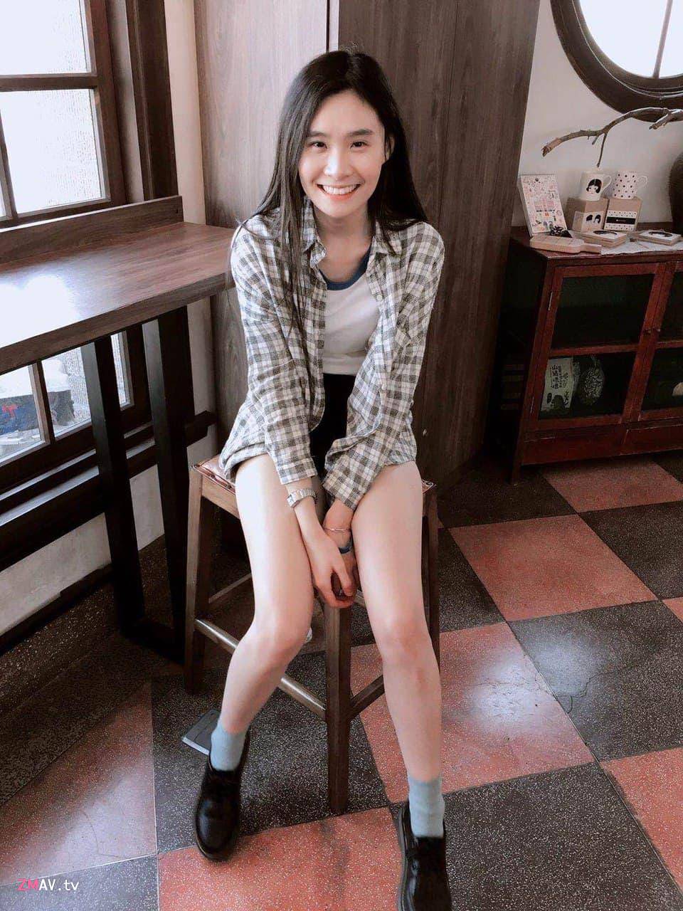 Teacher Zhong's selfie leaked Teacher Zhong's selfie leaked