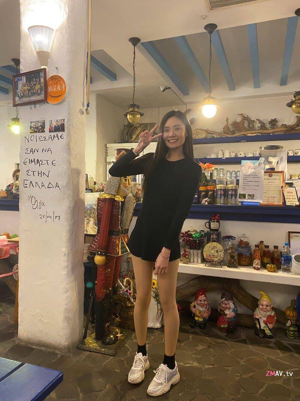 Teacher Zhong's selfie leaked Teacher Zhong's selfie leaked