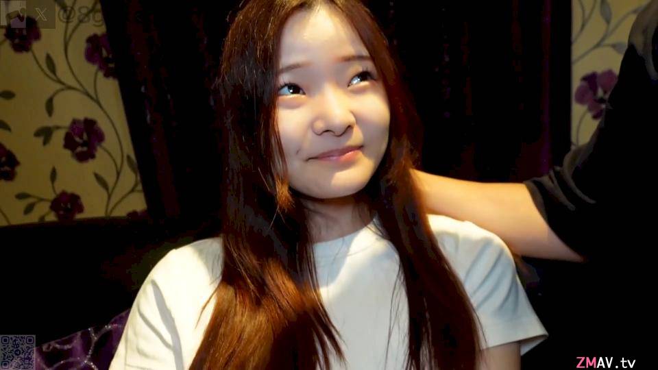 FC2PPV-4525860 Aya A fair-skinned 18-year-old with a fresh smile. 