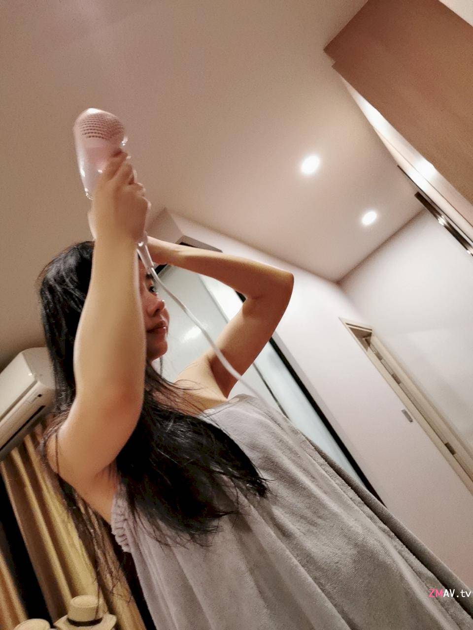 Xinglian streamer called apprentice goddess private nude livestream with the rich guy leaked