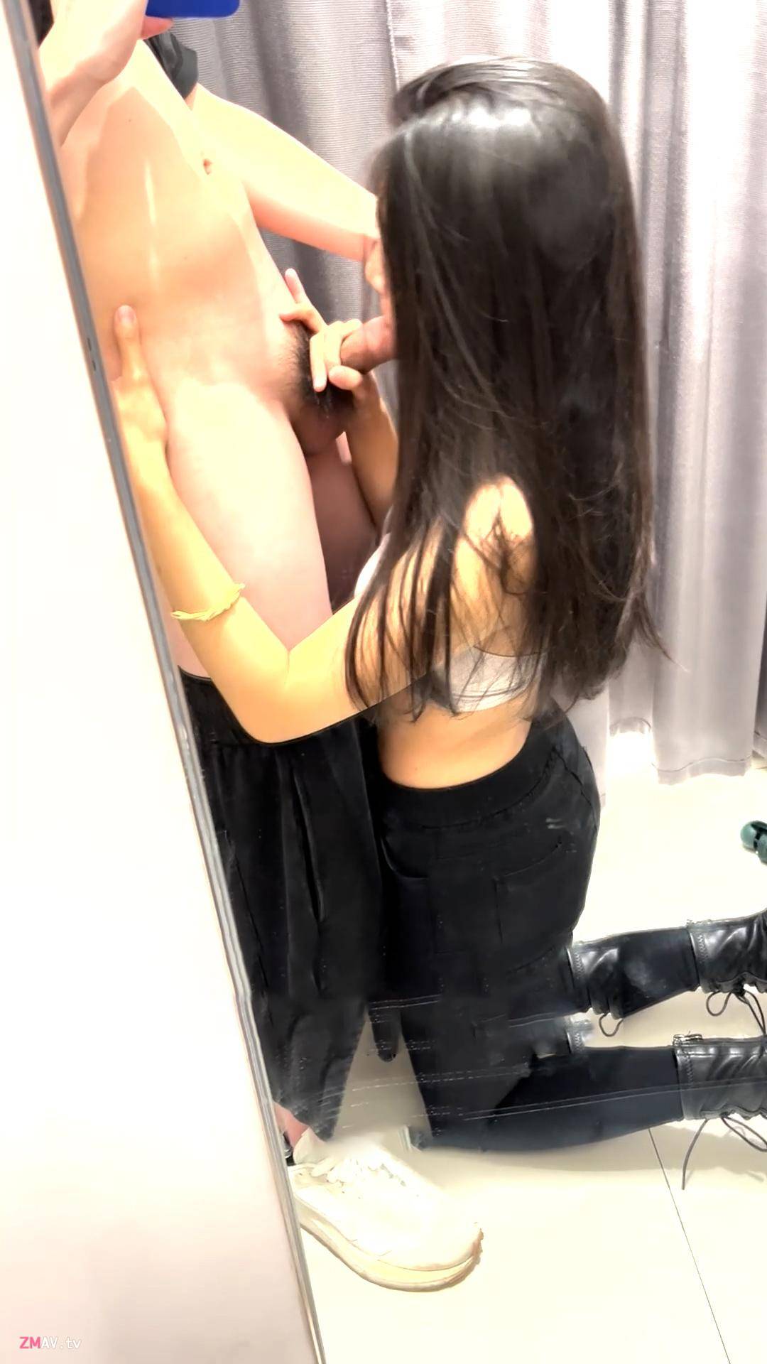 Shanghai girl having sex in dressing room of a shopping mall