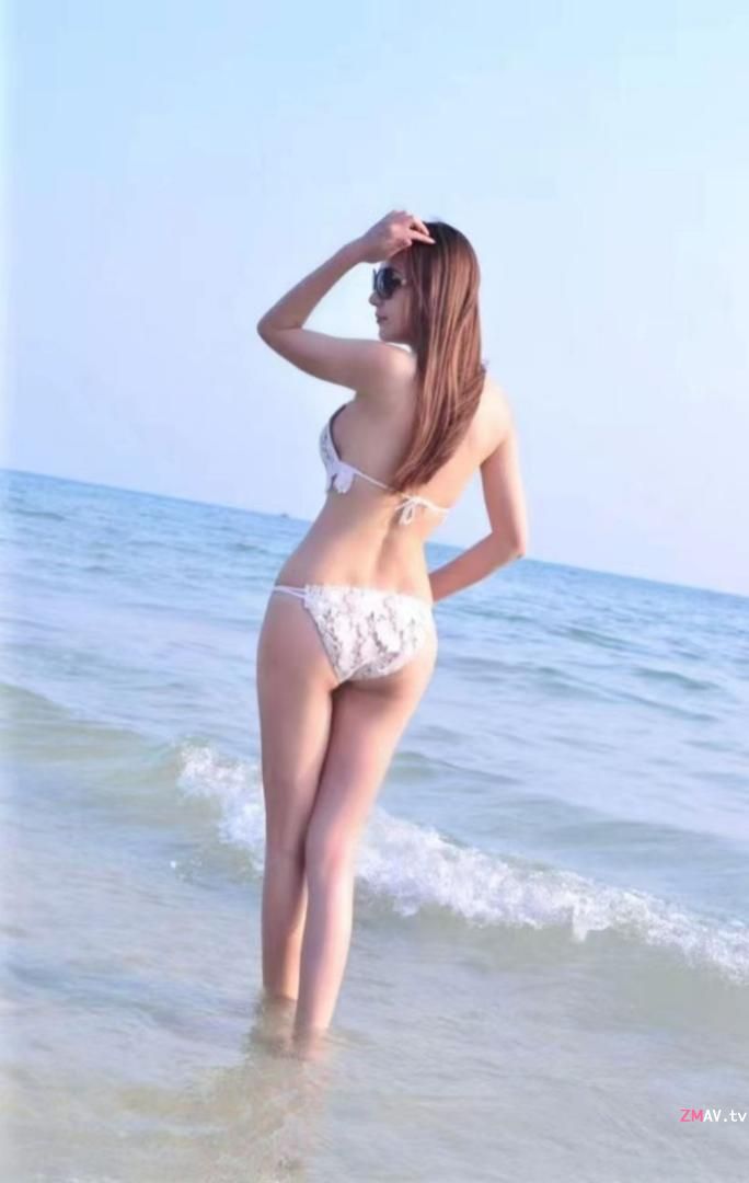 C-cup gentle sister [Bao Er] live streamer with perfect appearance, kept by the rich boss