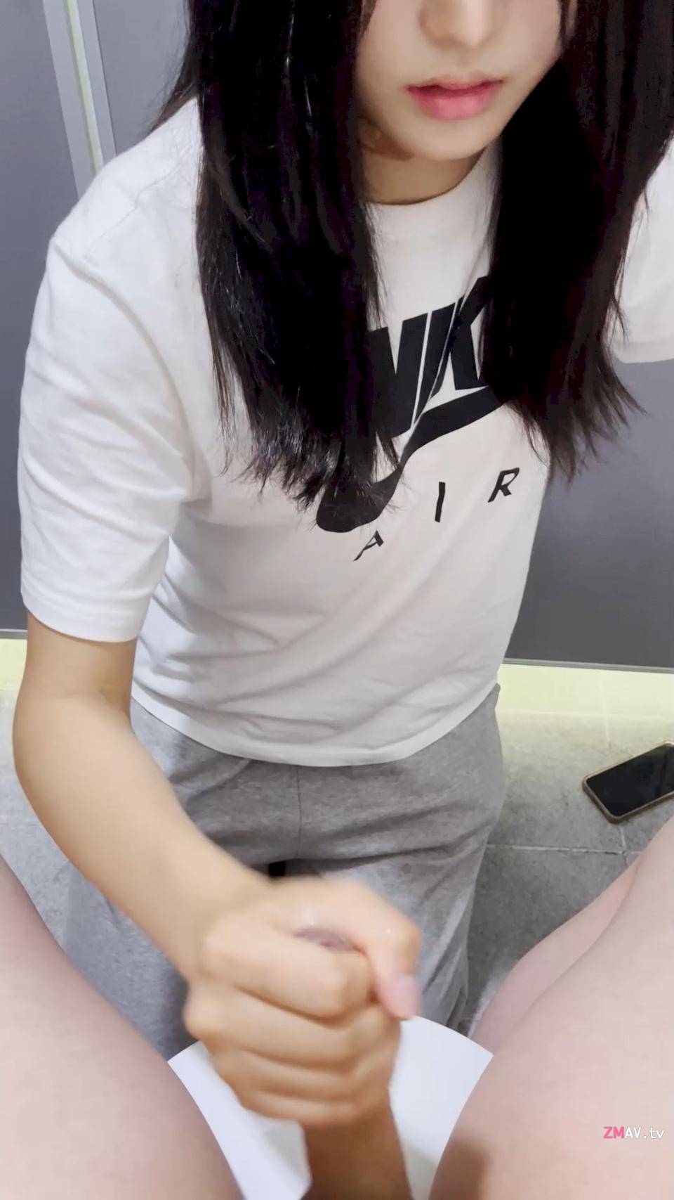 Girl masturbates for her boyfriend in the toilet Girl masturbates for her boyfriend in the toilet