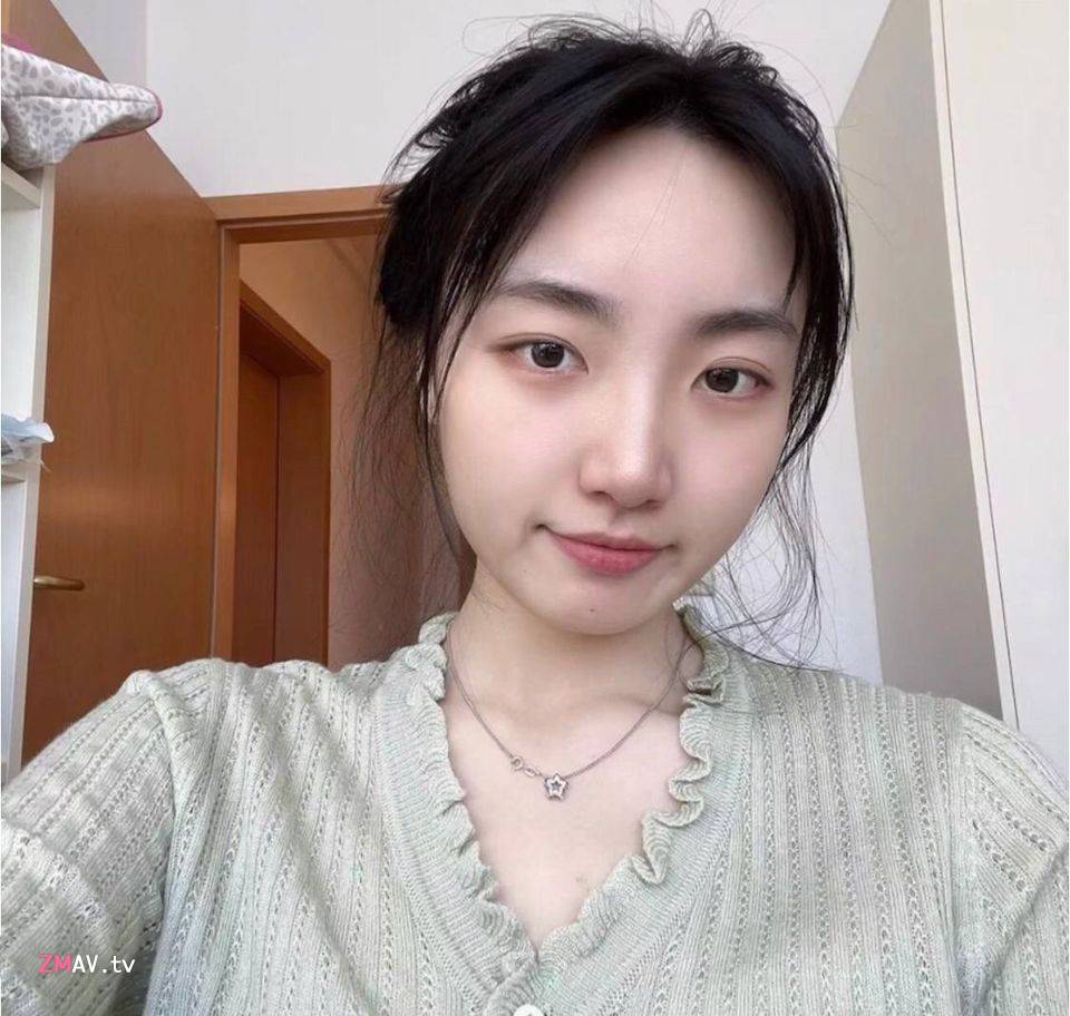 高颜气质美女与同居男友自拍性爱视频,吹箫后入性感美臀 高颜气质美女与同居男友自拍性爱视频,吹箫后入性感美臀