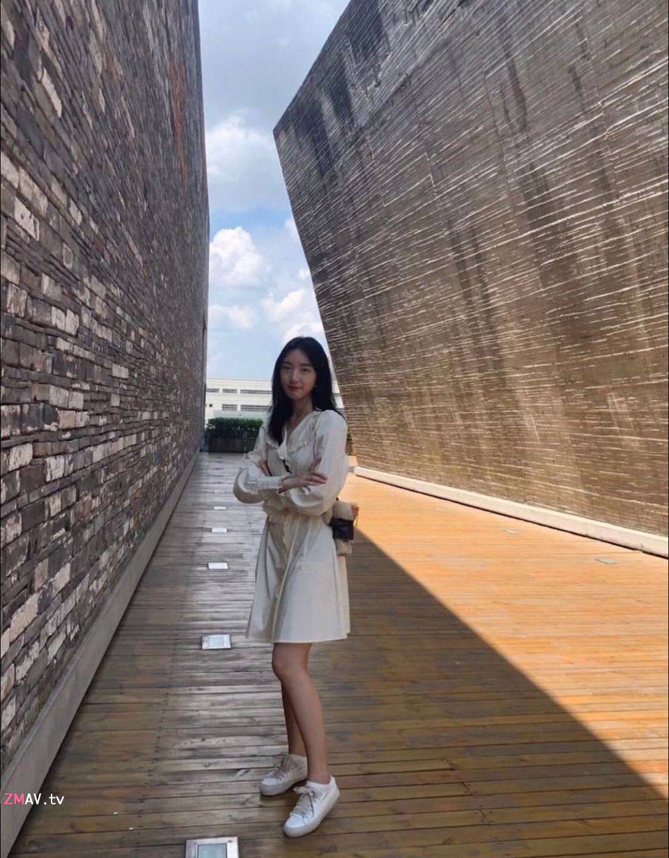 高颜气质美女与同居男友自拍性爱视频,吹箫后入性感美臀 高颜气质美女与同居男友自拍性爱视频,吹箫后入性感美臀