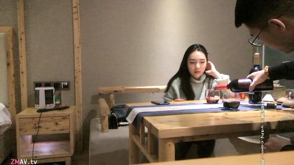 [Free sex dating master] Single-day live stream income of 500K gold coins, top-notch beautiful wine girl