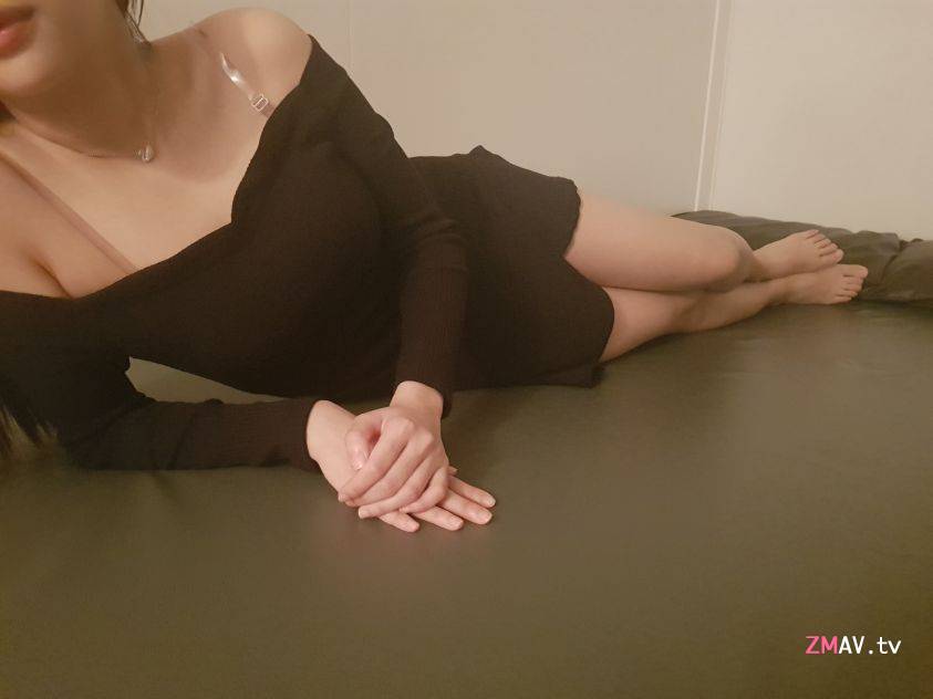 Hooking up in a small room