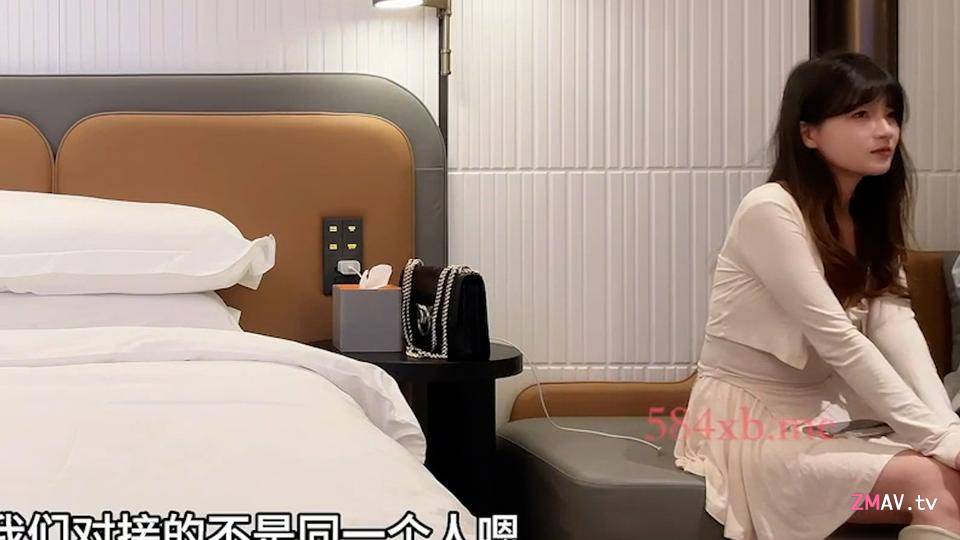 杏吧王安全约了一个兼职外围美女，台湾软萌妹子类型，不经常做干起来特别紧，把套子都干脱了，无套干了好一会才发现