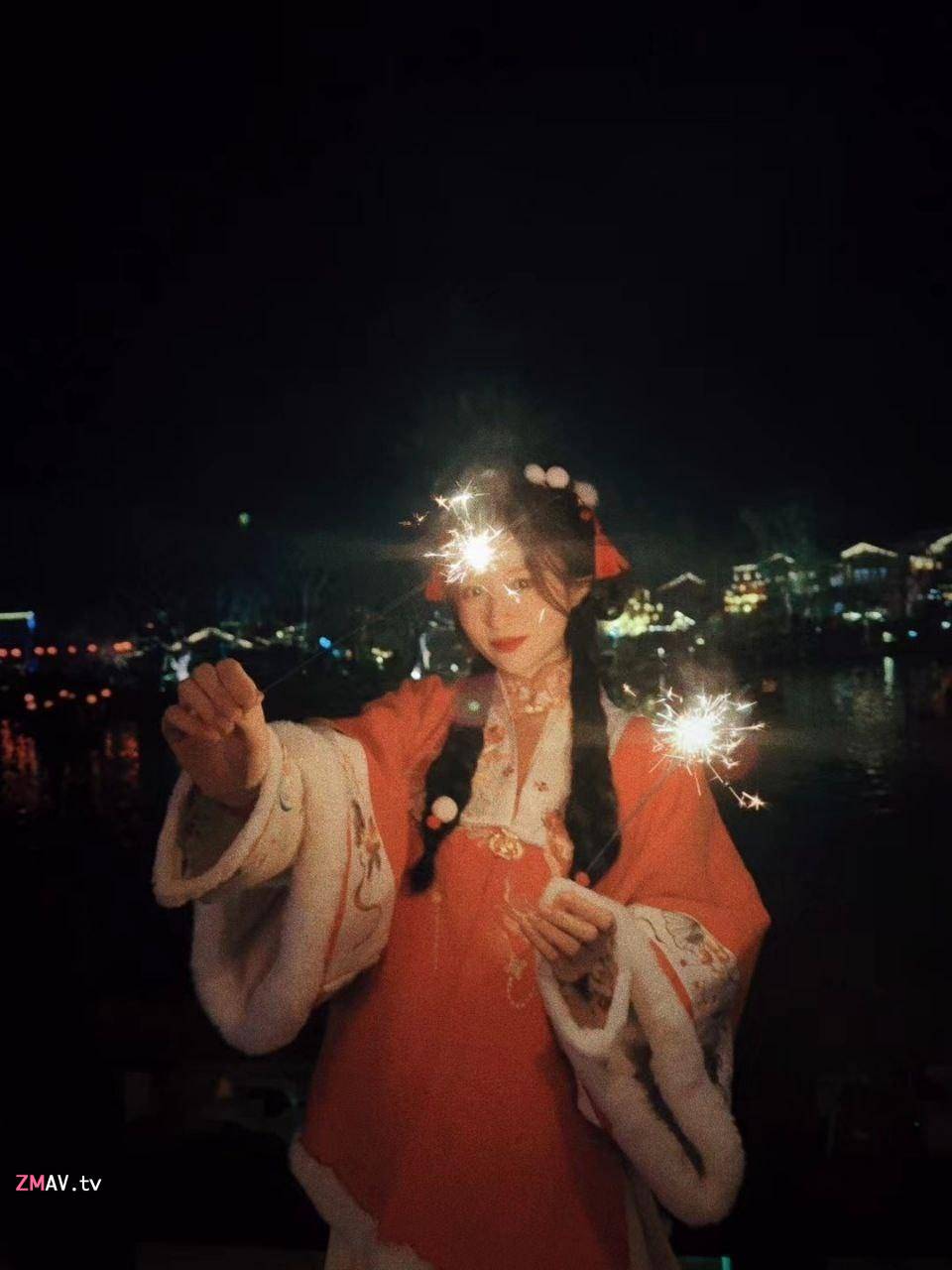 富二代真实约炮，【fKabuto】，05年大学生，极品校花高颜值女神，有生活照，身材一流皮肤白