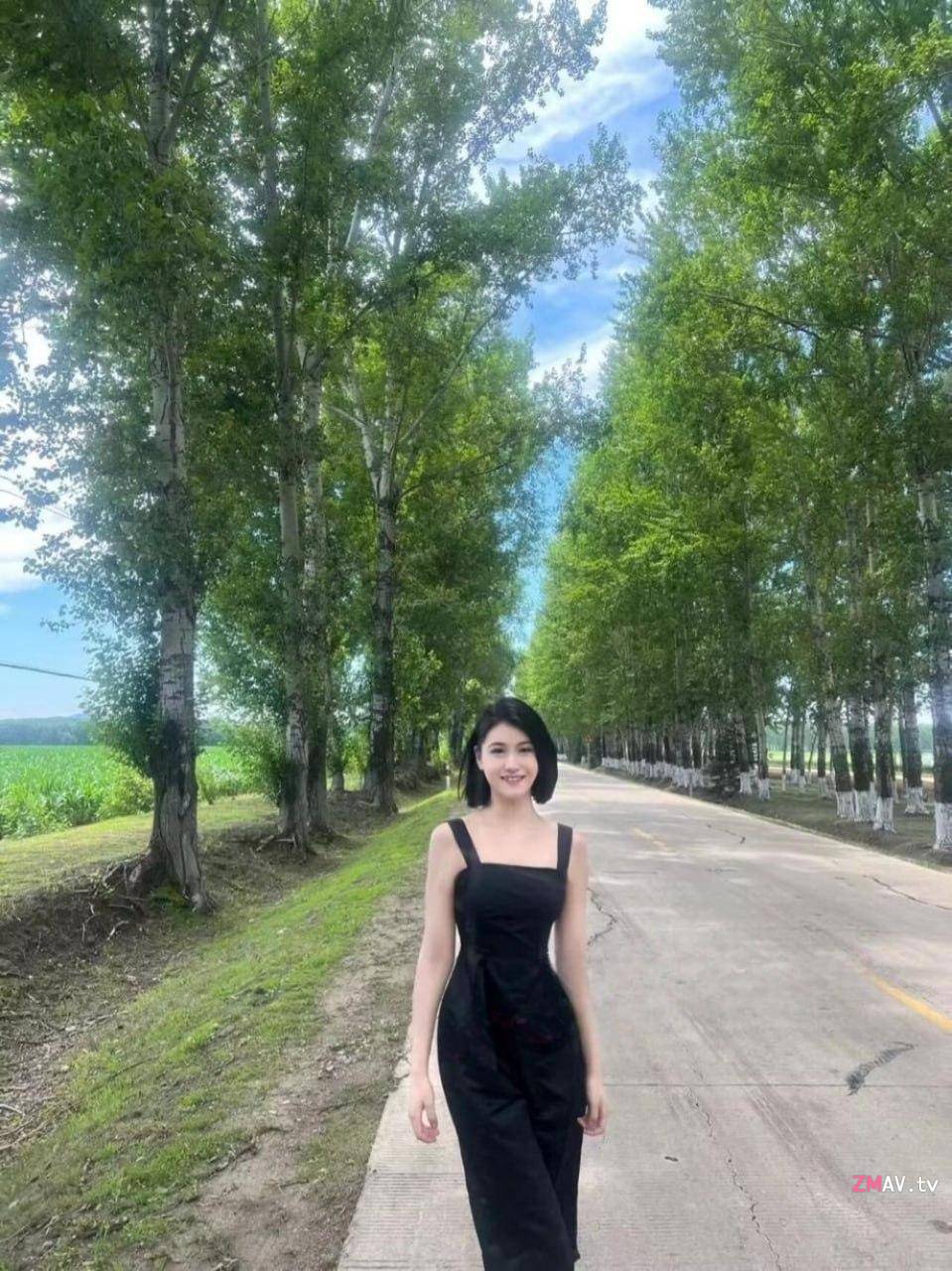 Liaoning Media College campus goddess passionate 3P sex video