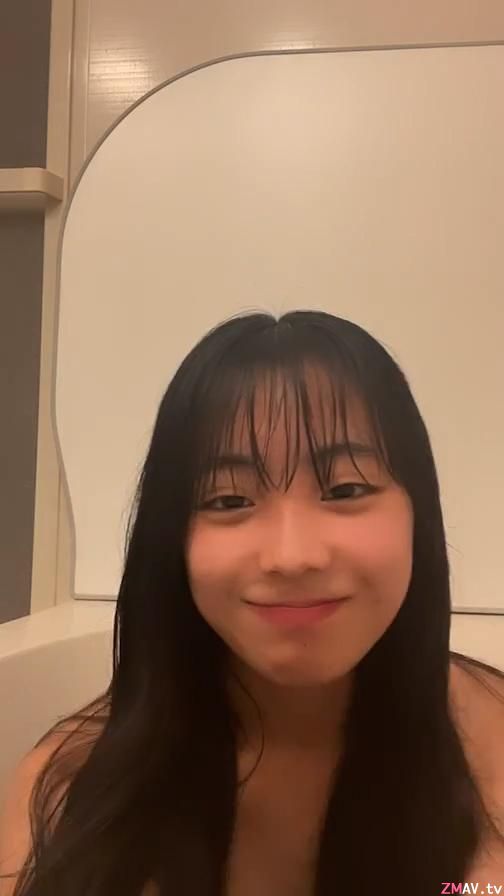Beautiful girl live broadcast, round butt, nice curves