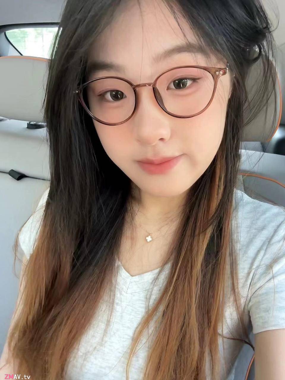 The plane is the fastest in the sky, the glasses is the most sexy on the ground, the perfect couple