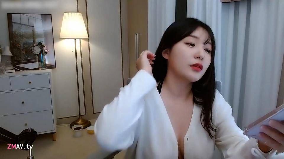 Korean adult livestreamer, attractive boobs curves