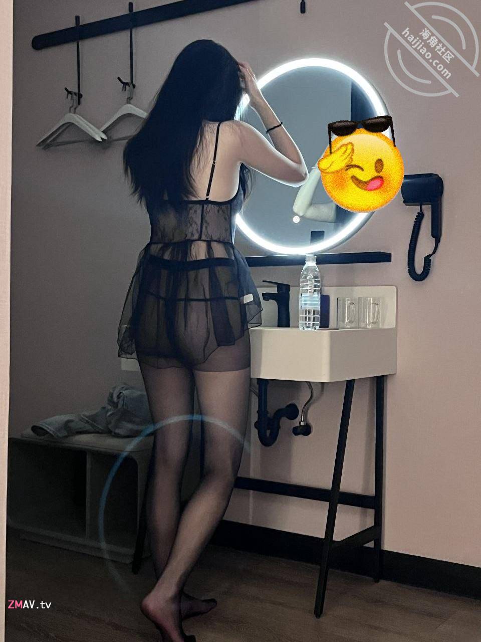 [Having an affair with my son's kindergarten teacher] Teacher Xiao Zhu 32 yo and still has no children. She has a great figure and long legs! He said he would delete the sex video later, but then posted it online