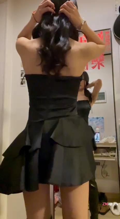 The face and body figure are good, the round and silky butt is super tempting