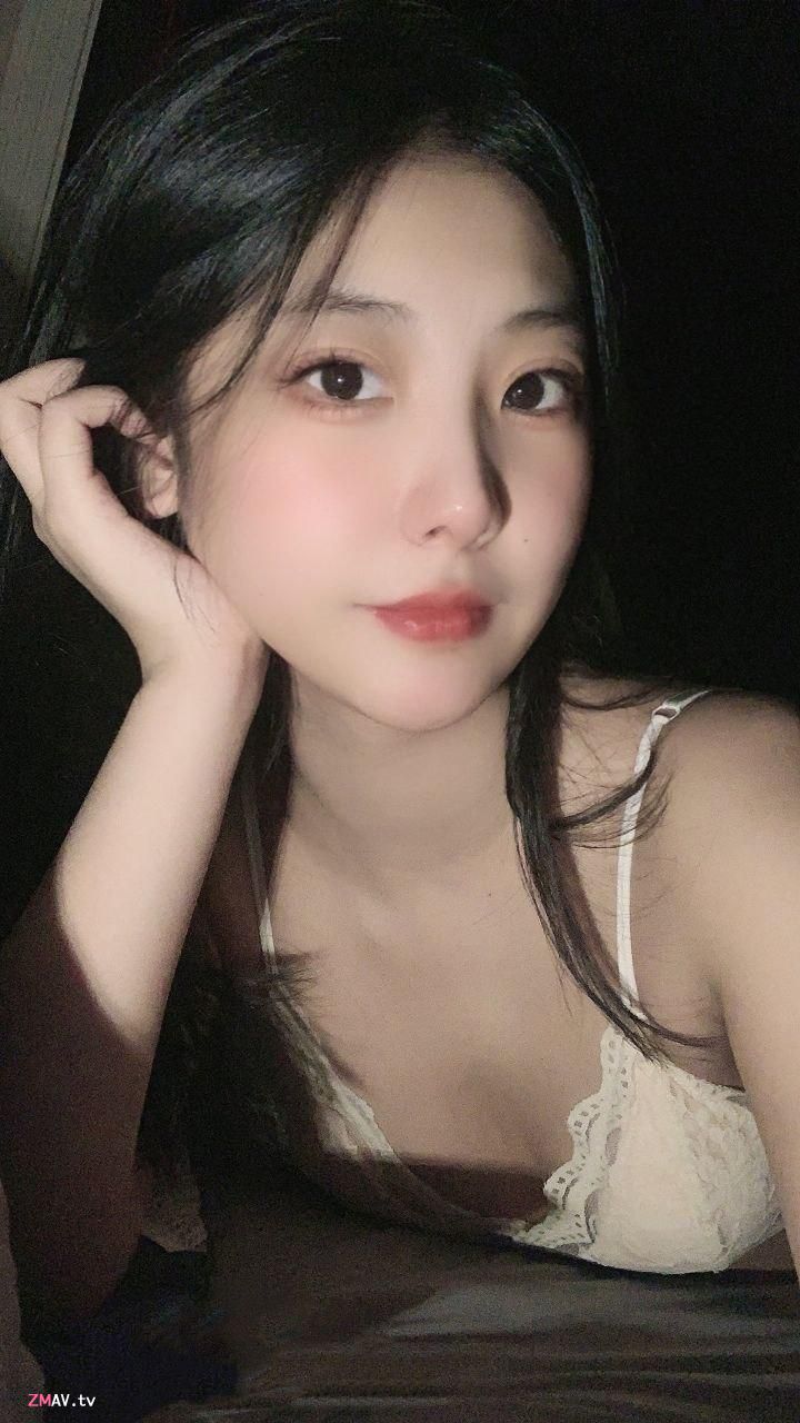 Twitter beautiful girl, stunning 1 line pussy