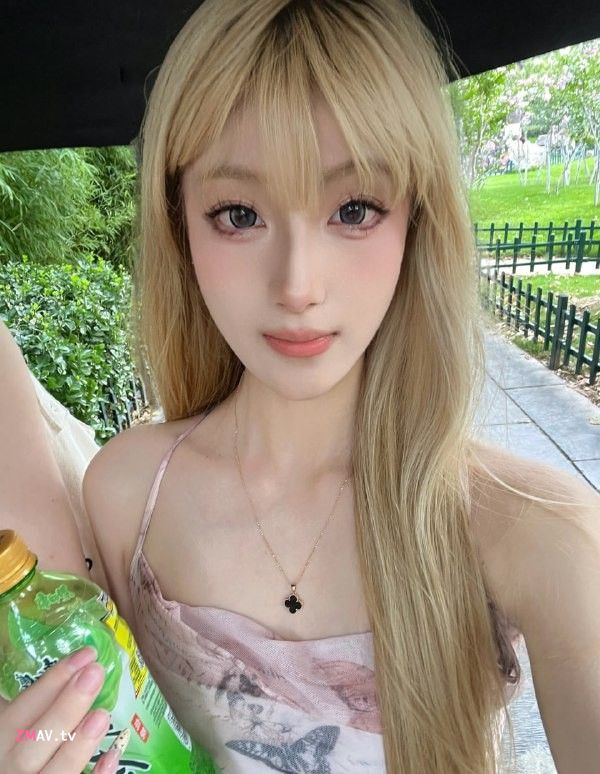 山东潍坊艺校毕业生，百米高空摩天轮啪啪，日常车震口交
