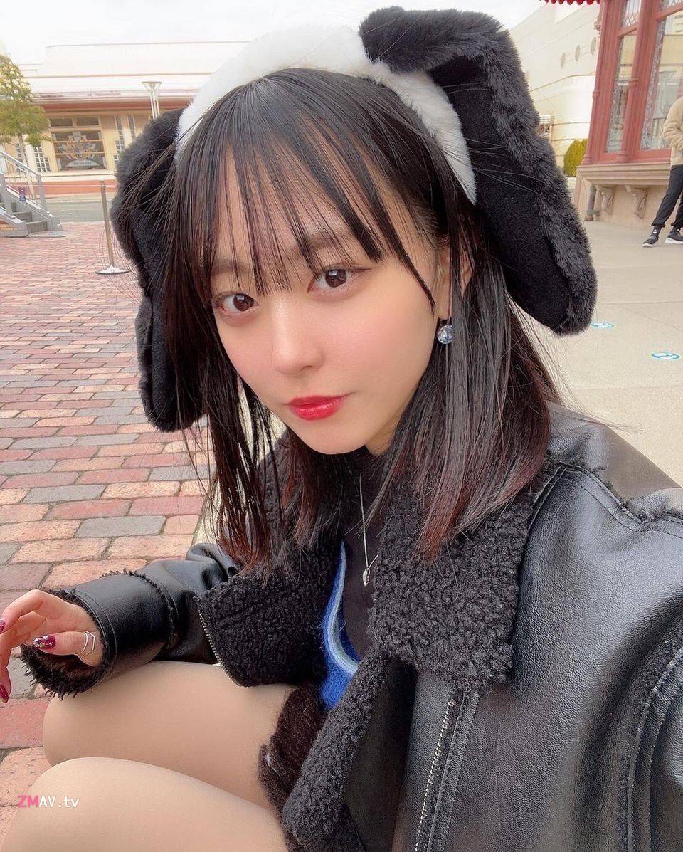 Japanese internet celebrity tomoka oyakawa selfie with her boyfriend