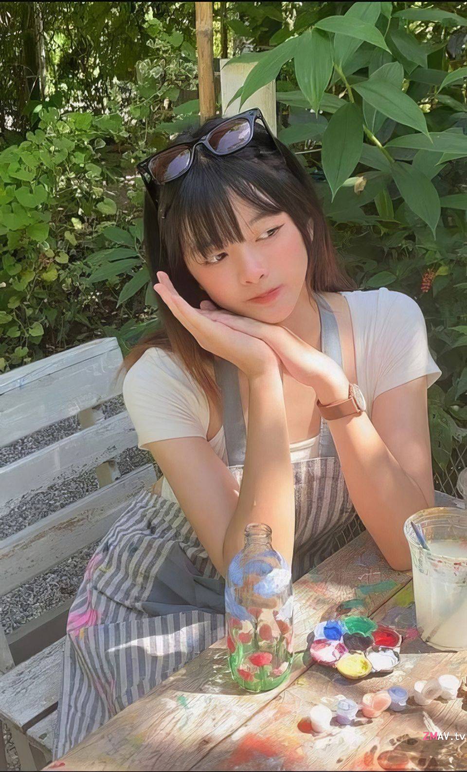 Sweet Thai girl